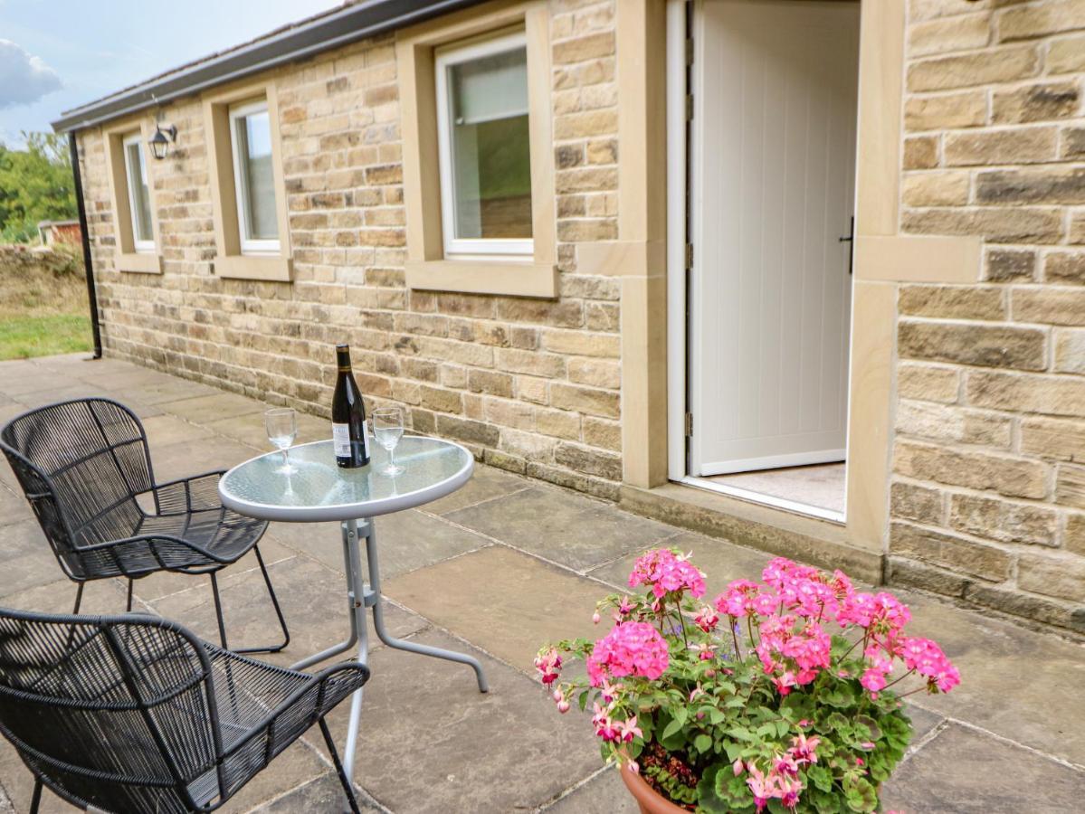 3 Barn Cottages Halifax Exterior photo